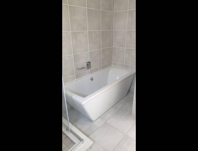 1 BEDROOM PROPERTY TO RENT IN GREENBAY ECO ESTATE
